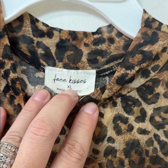 Free Kisses Brown Leopard Long Sleeve Top - Picture 2 of 2